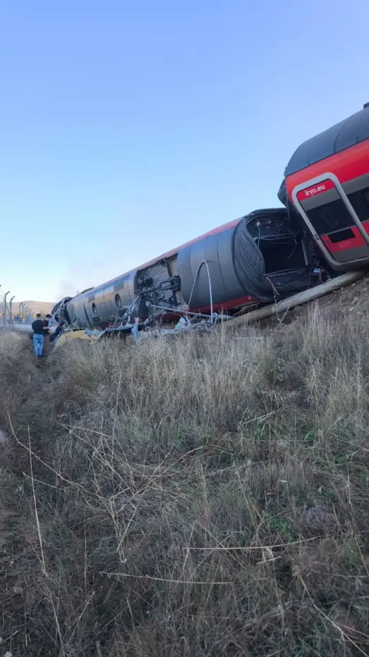 Derailed train photo shared on social media; source and location not independently verified